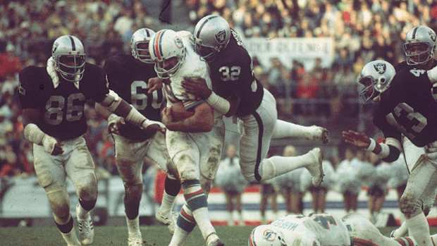 130115091815-larry-csonka-dolphins-single-image-cut.jpg